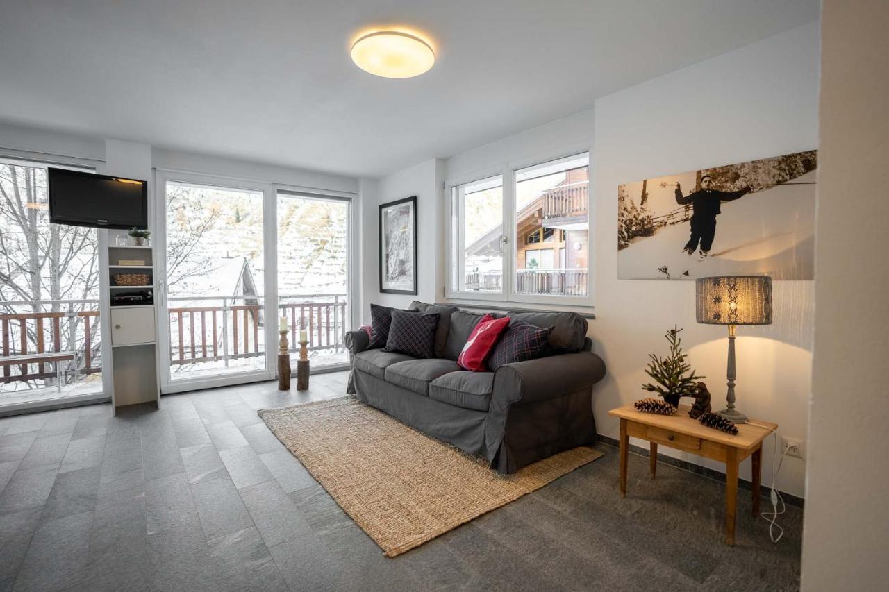 Modern Apartment With Matterhorn View Zermatt Exteriör bild